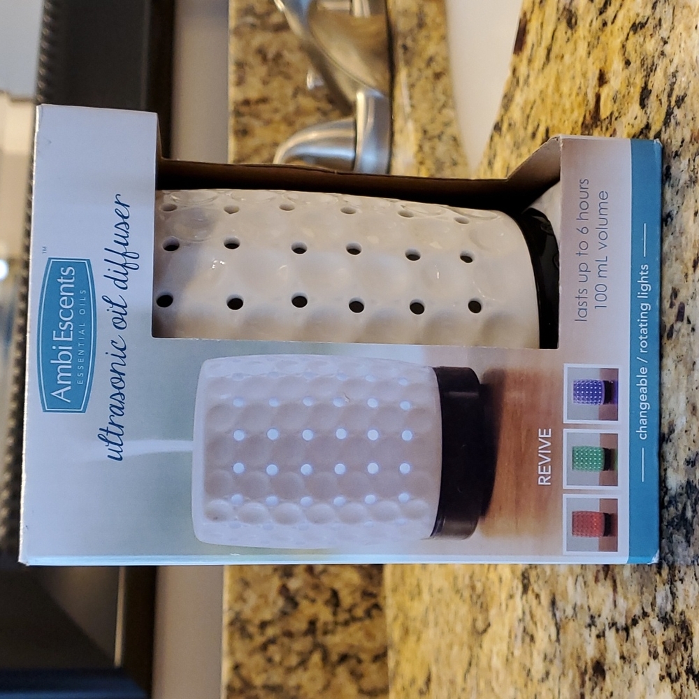 Brand New inbox. Essential oils diffuser